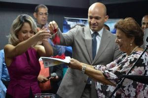 Jesús Sampedro, su esposa María Gabriela Del Corral de Sampedro y la exdiputado de la Asamblea Nacional Vestalia Sampedro Foto: Prensa Jesús Sampedro