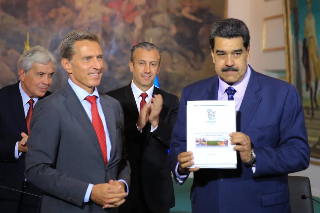 El Jefe de estado durante una reunión con representantes de la Organización de las Naciones Unidas para el Desarrollo Industrial (Onudi) en Caracas Foto Prensa Presidencia