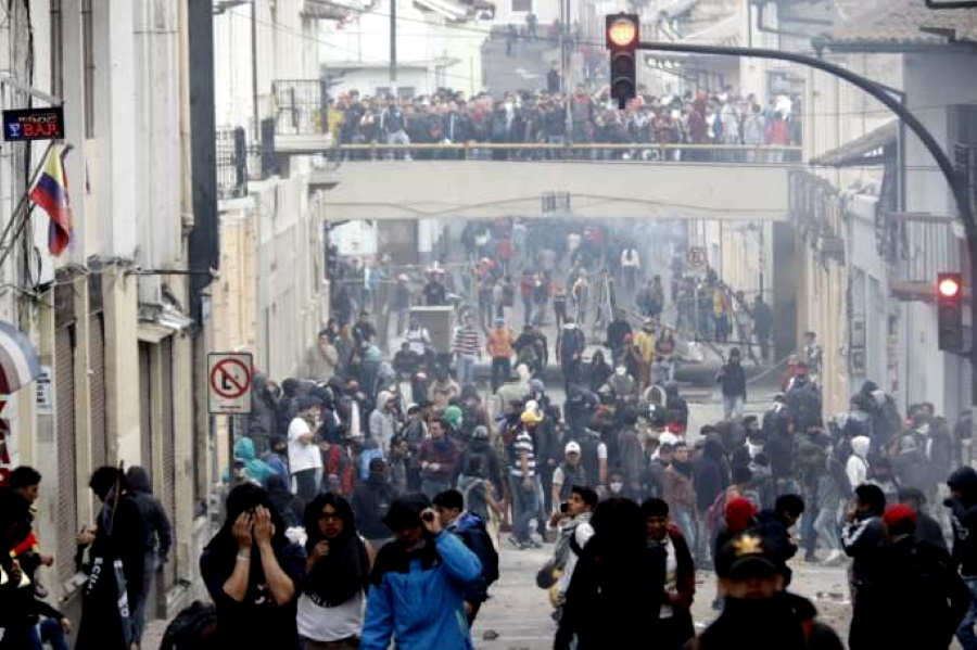 Varias protestas se registraron en el Centro de Quito Foto: Javier Parra / Prensa La Hora