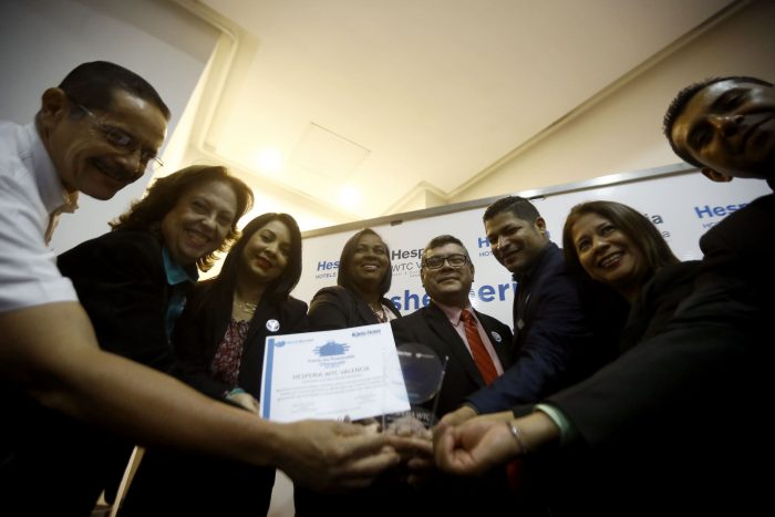 Mundo Bondad y Onlyticket Eventos hicieron entrega del premio “Soy Responsable Venezuela” en su segunda edición, a Funcamama, Fundación Frigilux y Hotel Hesperia WTC Valencia.Foto: Prensa HWTC VLC