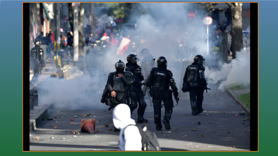 Las autoridades han defendido la permanencia del Esmad asegurando que este cuerpo policial es indispensable para mantener la tranquilidad y seguridad del país Foto: Óscar Pérez / El Espectador