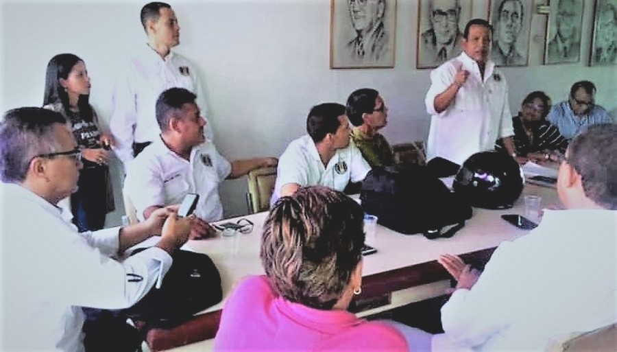 Engelbert Rivero en reunión con dirigentes de la tolda blanca / Foto: Prensa AD Carabobo