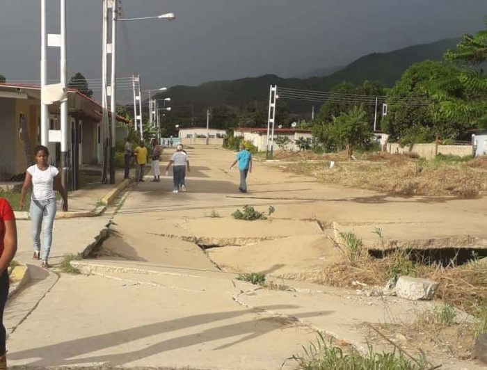 Así luce parte de la vialidad en la comunidad de "Ojo de Agua" en Vigirima parroquia del municipio Guacara en el estado Carabobo / Foto:Prensa SPV Guacara